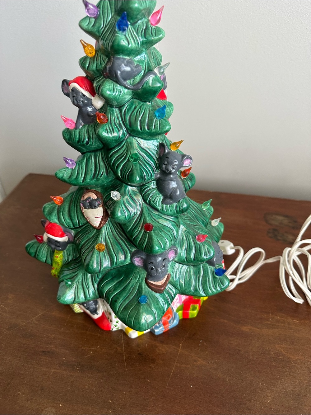 Vintage ceramic painted Christmas tree light rare with mice - Picture 2 of 11